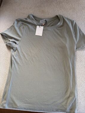 Calla Olive Green Short-Sleeve Crewneck Tee